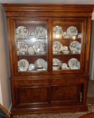 Large Ethan Allen Edwardian Style Illuminated China Cabinet