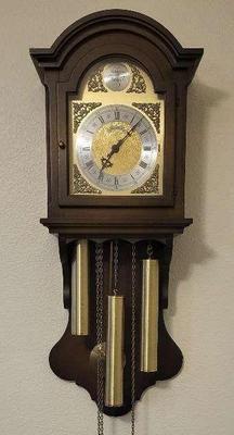 Vintage tempus fugit wall clock