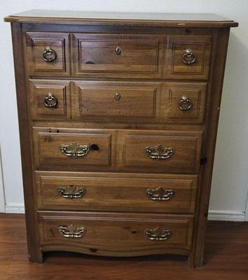 Chest of drawers