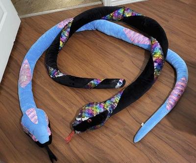 Very long stuffed snakes