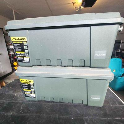 Plano storage trunks