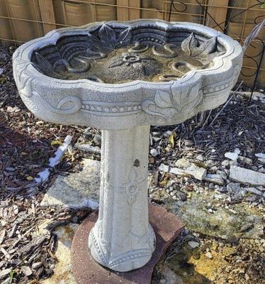 Concrete birdbath