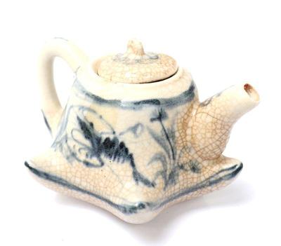 Lot 251 chinese porcelain crackle glazed teapot