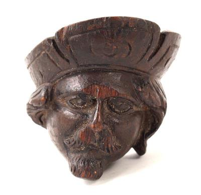 Lot 187 carved oak head 16th 18th c.