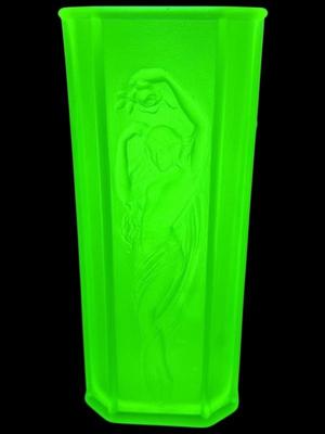 https://www.agelessauctions.com