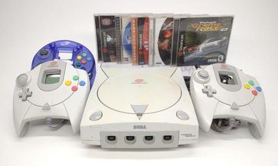 Sega Dreamcast Console w/ 3 Controllers & 5 Games