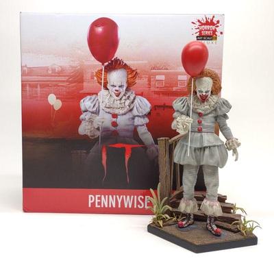 Stephen King's It Pennywise Figure By Iron Studios