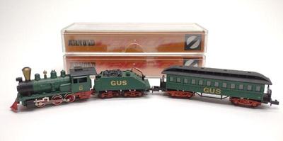Arnold #0226 Locomotive w/ #0363 Passenger Car