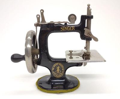 Antique Singer Childs Sewing Machine Toy