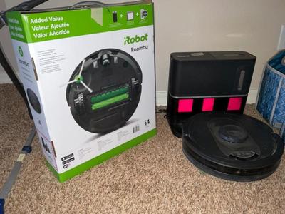 Robot Roomba vacuum