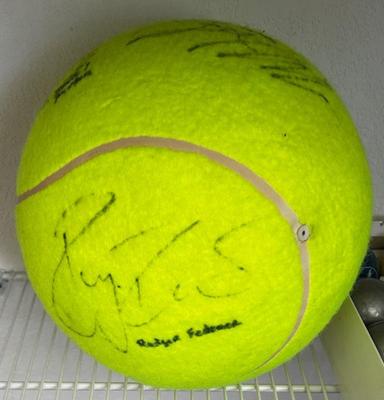 Rodger Federer signed tennis ball (large)