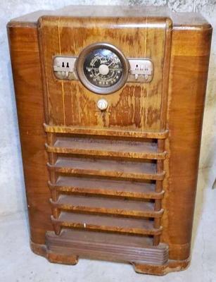 Vintage zenith radio