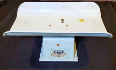 Mid century detecto baby nursery scale