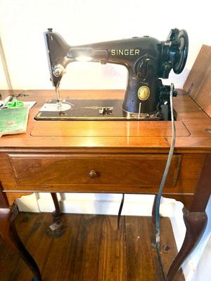 Singer electric sewing machine and table 201 2