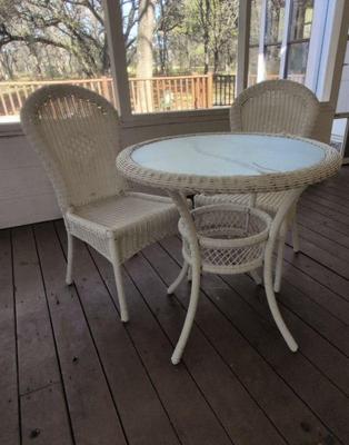 Bistro table chairs
