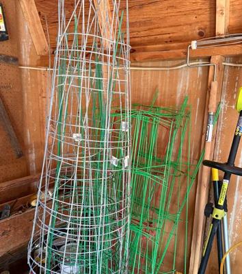 Tomato cages 54 and gardener s fencing