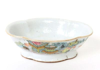 Lot 342 qing dynasty chinese porcelain serving dish
