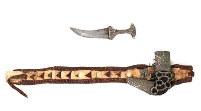Lot 41 islamic omani jambiya dagger w scabbard belt