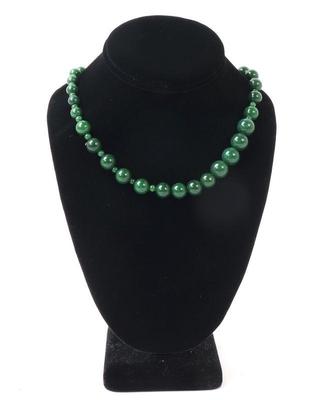 Lot 167 beautiful chinese jade beaded necklace