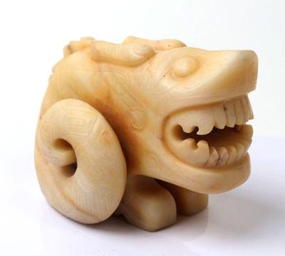 Lot 316 chinese exaggerated lizard white hardstone