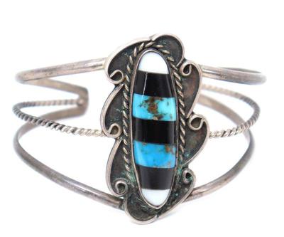 Lot 185 gorgeous turquoise jet and shell bracelet