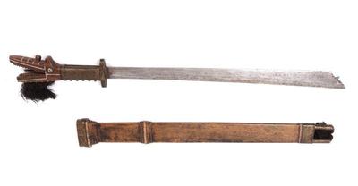 Lot 80 alligator handle kampilan lumad peoples 20th c.
