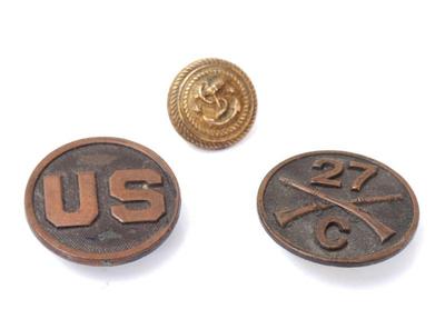 Lot 127 us military button collection