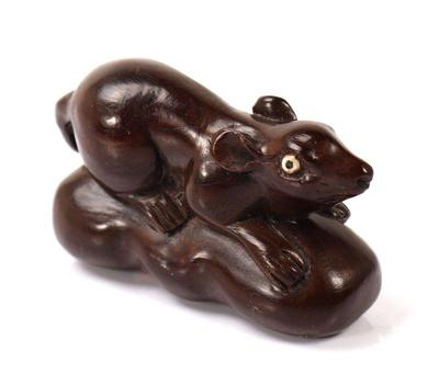 Lot 294 adorable chinese wood carved mouse netsuke