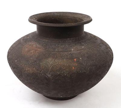 Lot 303 large antique chinese bronze storage pot