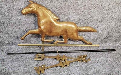 Equine weathervane