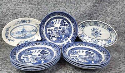 Vintage churchill blue willow johnson bros transferware