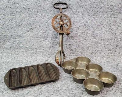 Antique kitchen items cornbread pan