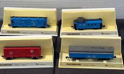 4 Bachmann N Scale Mini Train Cars * Caboose, Boxcar
