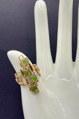 14K Yellow Gold with Jade Mid Century Design Ladies Ring * Size 6
