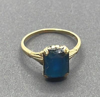 Vintage 10K Yellow Gold Ladies Ring * Blue Stone * Size 8

