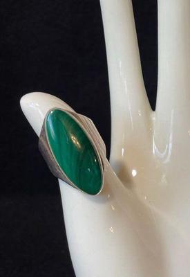 Sterling Silver * Malachite Ring Size 6
