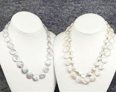 Disc pearl necklaces