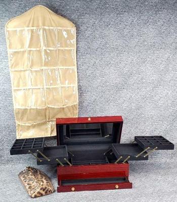 Jewelry storage