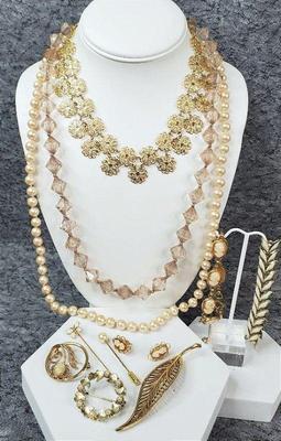 Vintage classics monet faux pearls pins, cameos