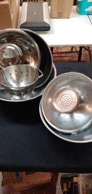 Stainless mixing bowls and drainers