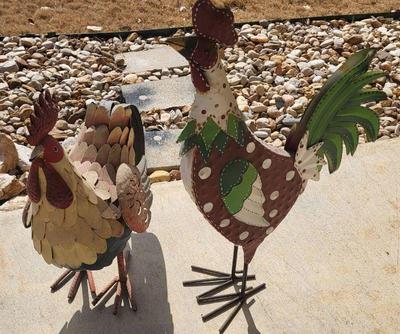 Metal rooster yard art 2)