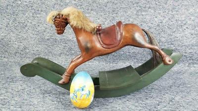 Vintage sarreid rocking horse artisan horse scene egg