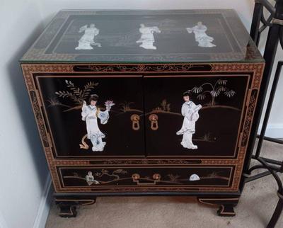 Chinoiserie asian cabinet