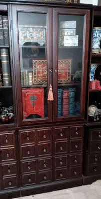 Wall unit cabinet