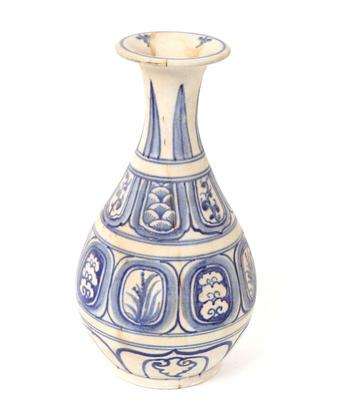 Lot 508 vietnamese style porcelain pear shaped vase