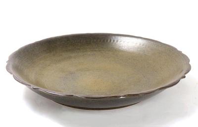 Lot 270 chinese olive green glaze service plate