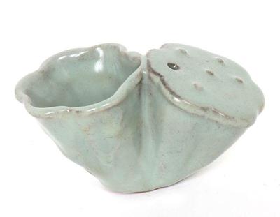 Lot 352 chinese celadon glazed flower water dropper