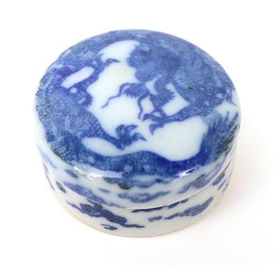 Lot 360 chinese porcelain blue white paste box
