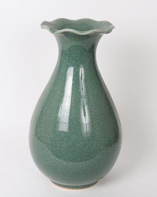 Lot 403 chinese celadon crackle glazed porcelain vase