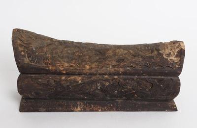 Lot 326 intricately carved chinese wood headrest
